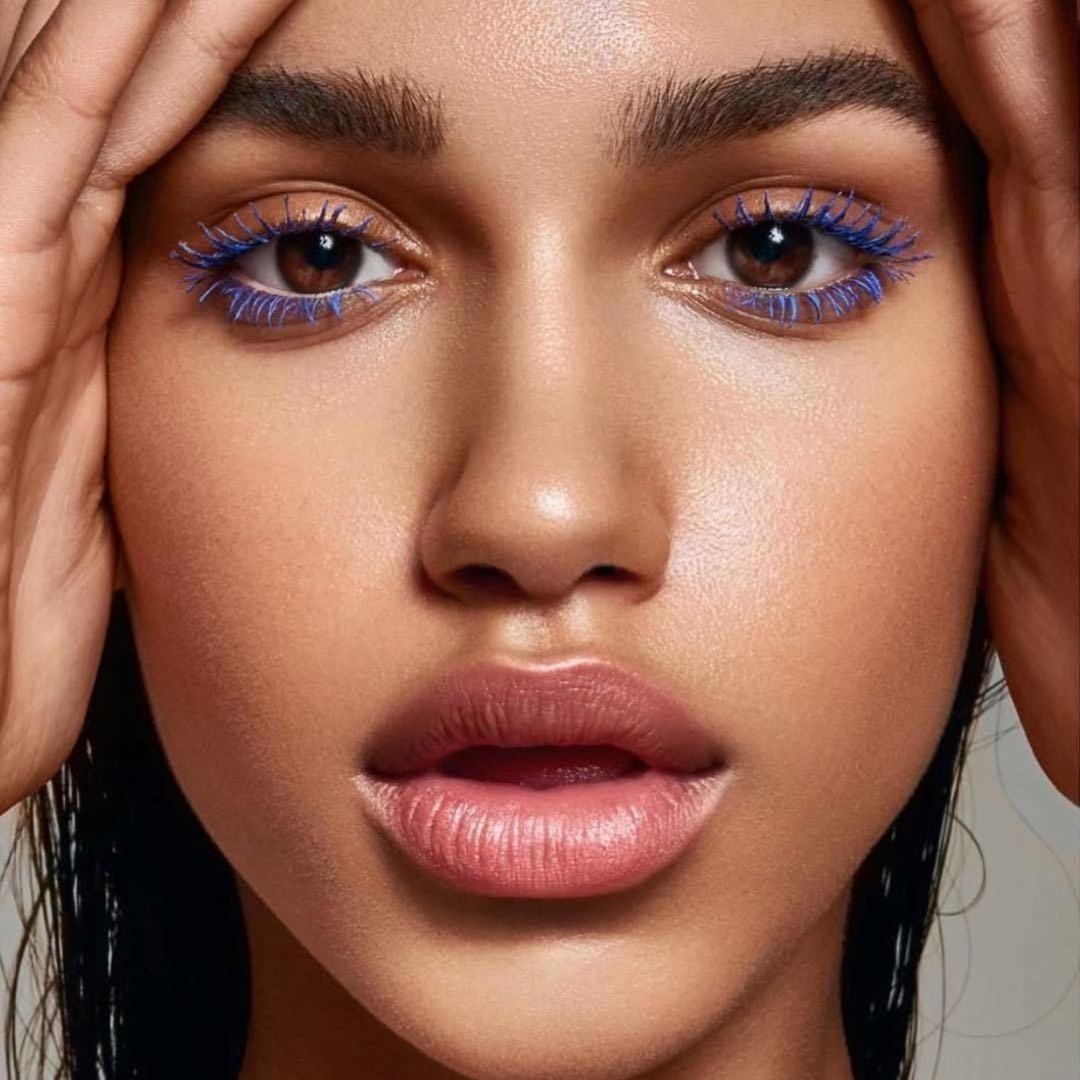 Da li si spremna za trendy prolećni makeup u plavim nijnsama